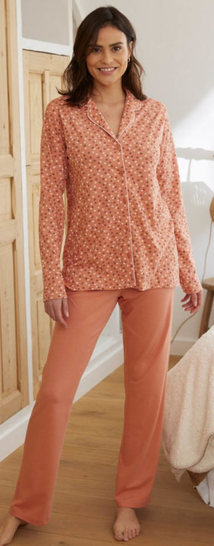 Korálové kabátkové dámské pyžamo - ideální dárek pro babičku
